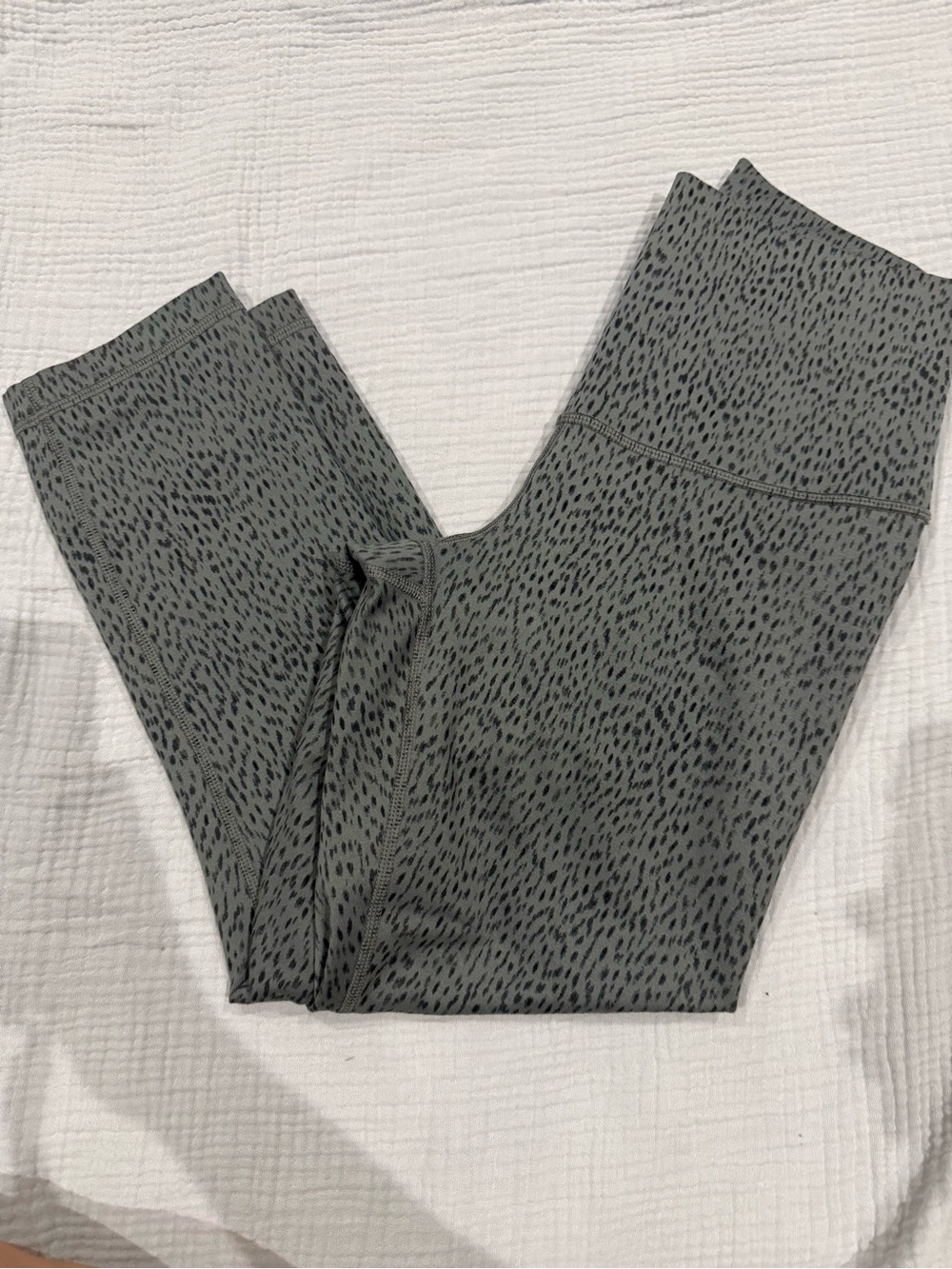 Lululemon cropped leggings Gray Patterned Performance Pants